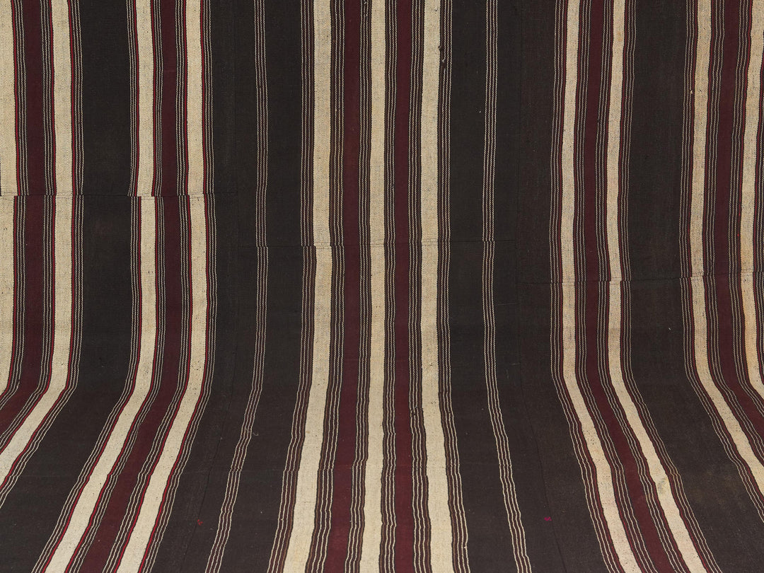 Brown Kilim Rug 7' 1" x 11' 8" | No. VR71272
