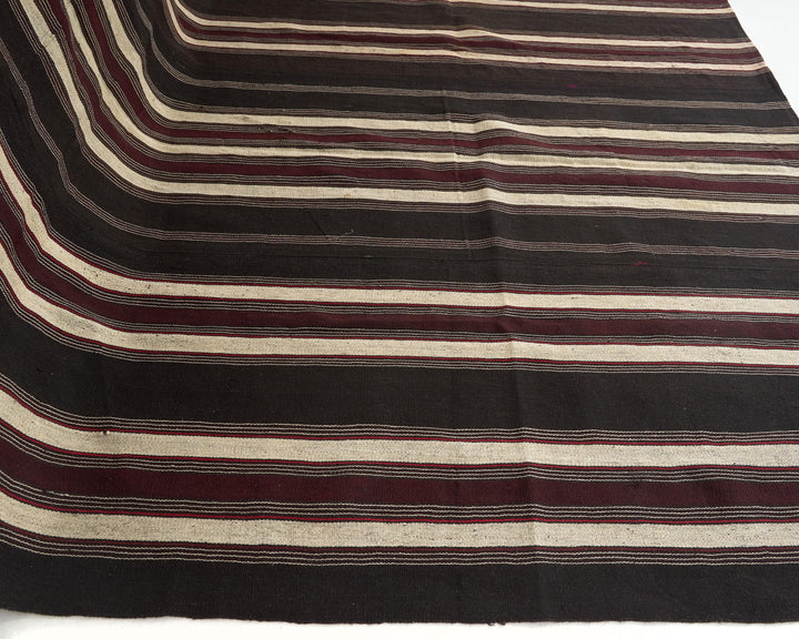 Brown Kilim Rug 7' 1" x 11' 8" | No. VR71272