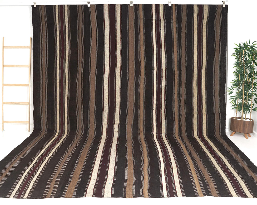 Kilim Rug 9' 2" x 12' 7" | No. VR77914