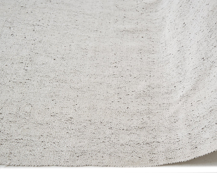 White Kilim Rug 6' 11" x 10' 10" | No. VR82820