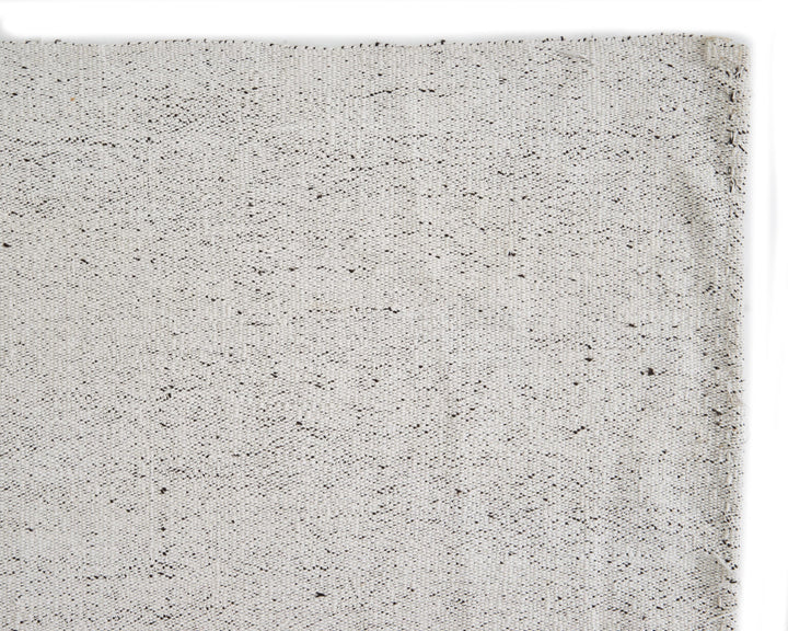 White Kilim Rug 6' 11" x 10' 10" | No. VR82820