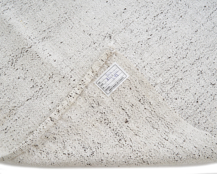 White Kilim Rug 6' 11" x 10' 10" | No. VR82820