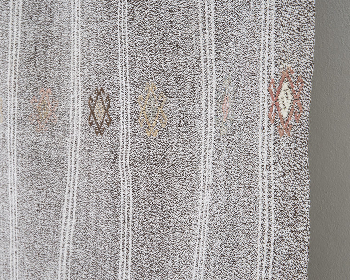 Gray Kilim Rug 5' 5" x 7' | No. VR61585