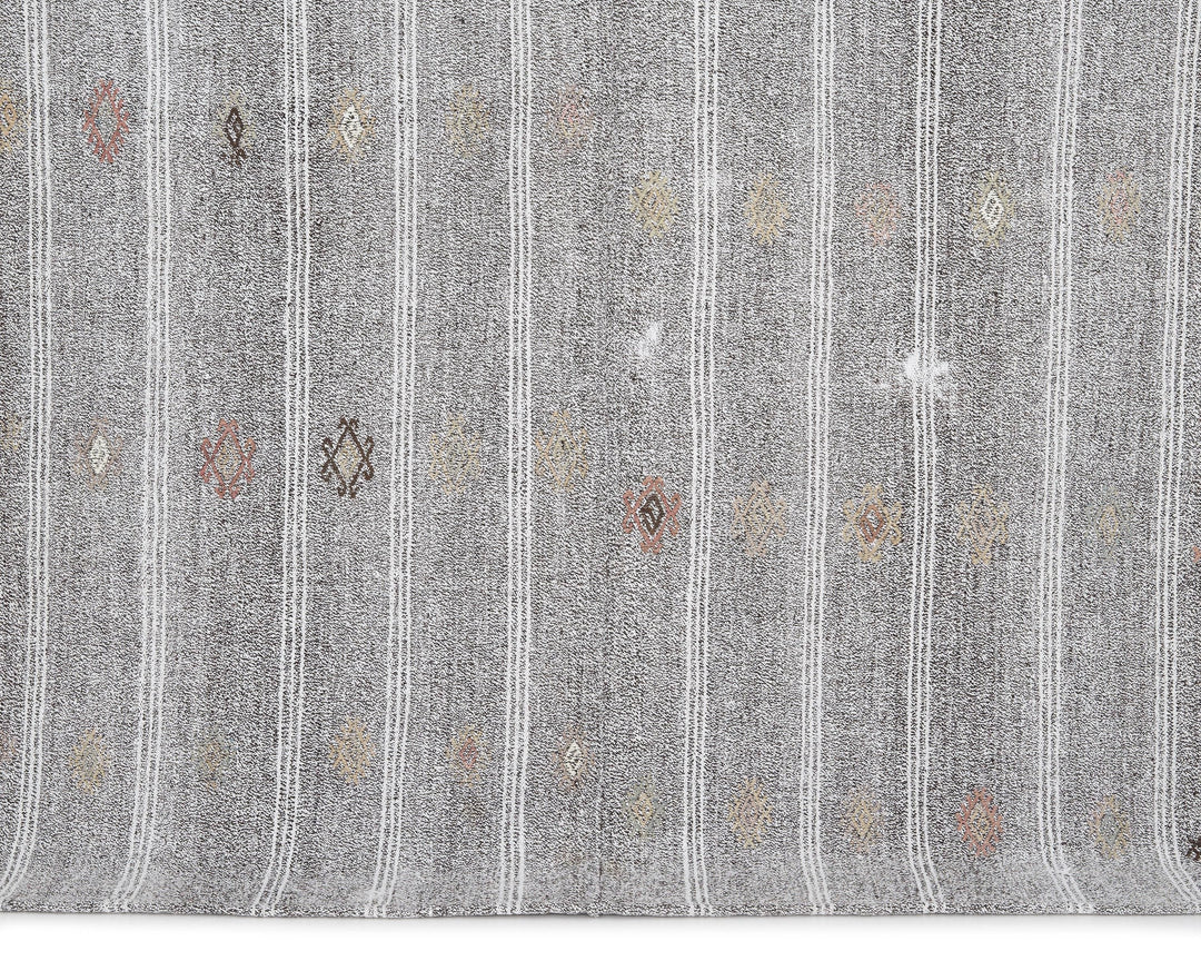 Gray Kilim Rug 5' 5" x 7' | No. VR61585