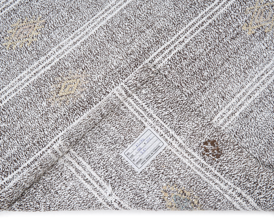 Gray Kilim Rug 5' 5" x 7' | No. VR61585