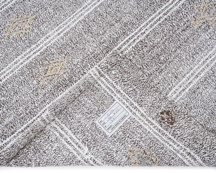 Gray Kilim Rug 5' 5" x 7' | No. VR61585