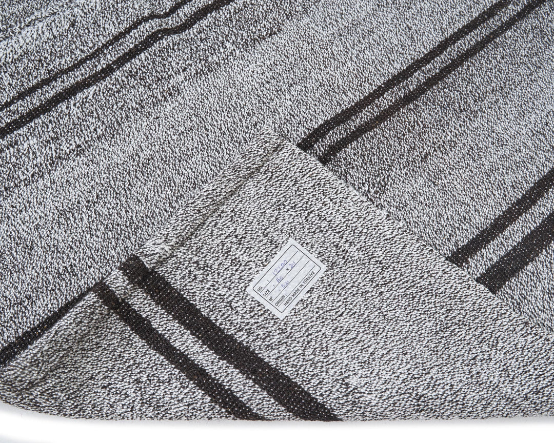 Gray Kilim Rug 5' 3" x 6' 7" | No. VR65713