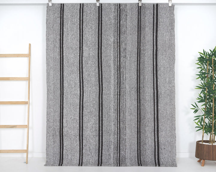 Gray Kilim Rug 5' 3" x 6' 7" | No. VR65713