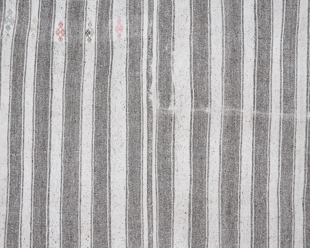 Gray Kilim Rug 6' 8" x 7' 8" | No. VR58928