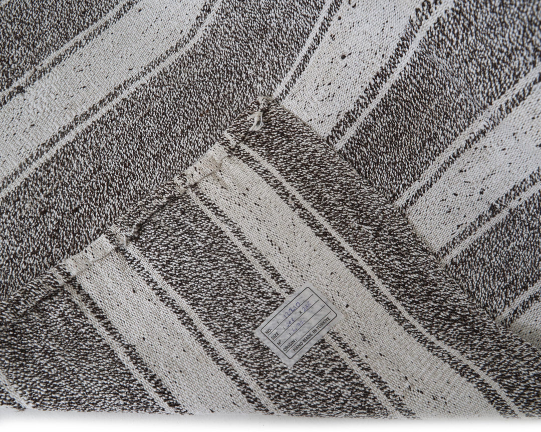 Gray Kilim Rug 6' 8" x 7' 8" | No. VR58928