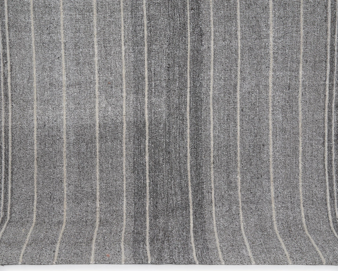 Gray Kilim Rug 5' 11" x 8' 5" | No. VR32398