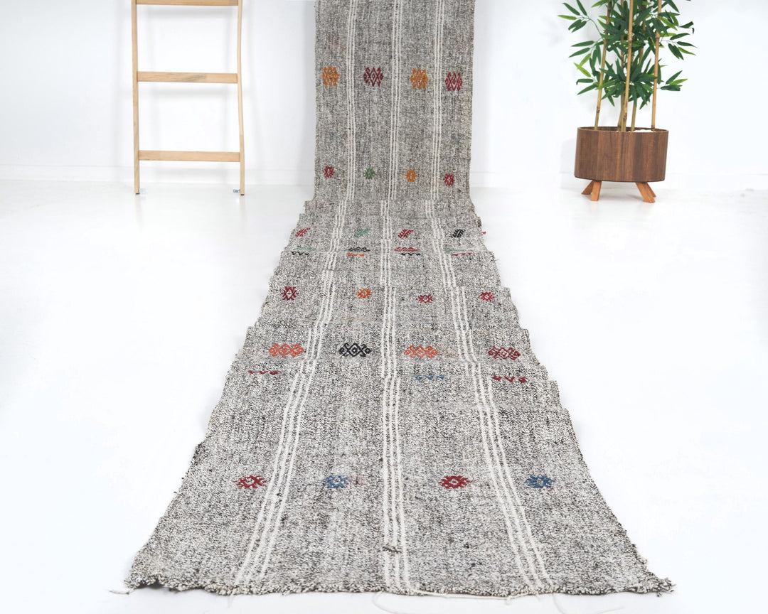Runner Rug 2' 1" x 28' 4" | No. VR25895