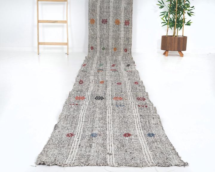 Runner Rug 2' 1" x 28' 4" | No. VR25895
