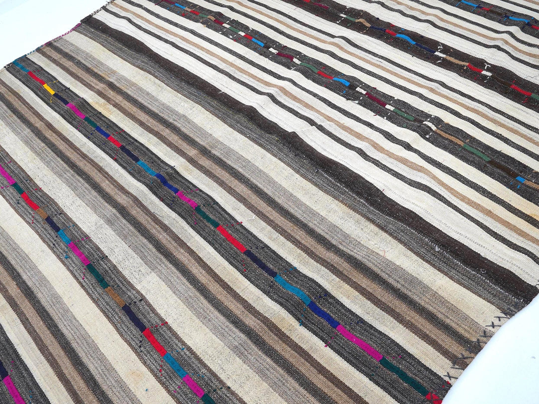 Kilim Rug 7' 11" x 10' 6" | No. VR81054
