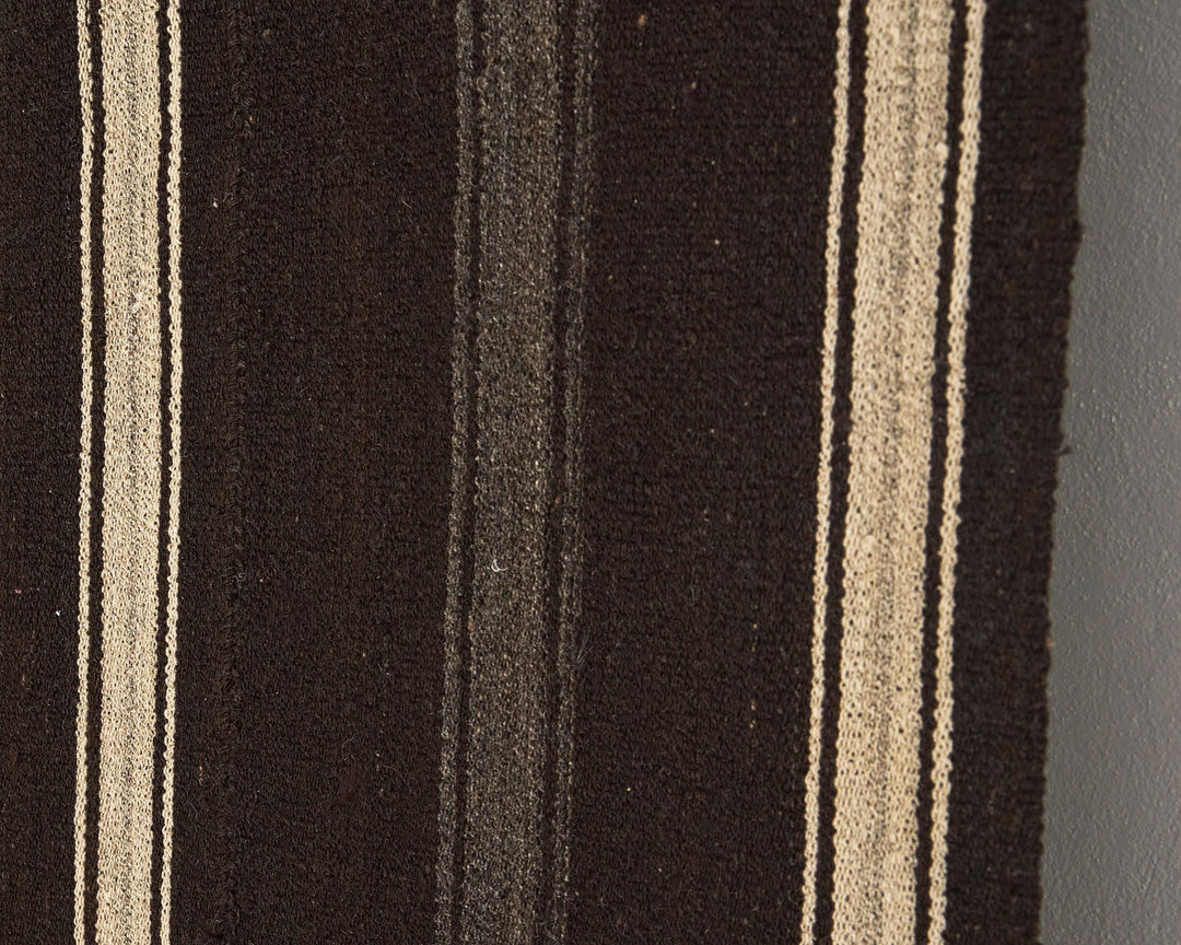 Brown Kilim Rug 8' 2" x 5' 2" | No. VR81286