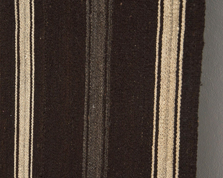 Brown Kilim Rug 8' 2" x 5' 2" | No. VR81286