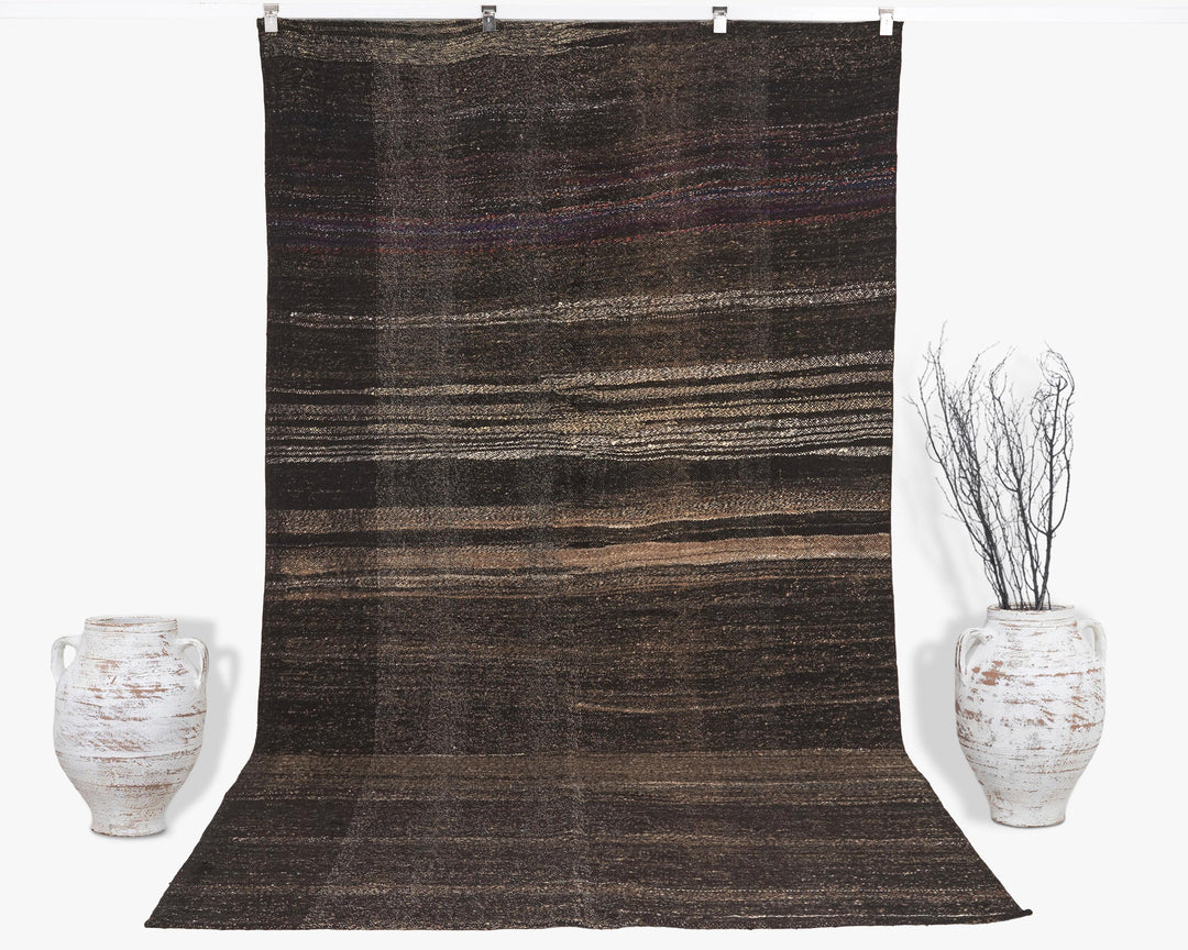 Kilim Rug 5' 5" x 10' 1" | No. VR22517