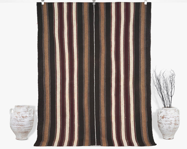 Brown Kilim Rug 5' 5" x 7' 5" | No. VR87877