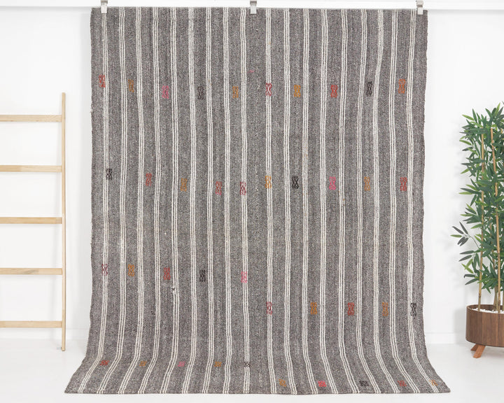 Gray Kilim Rug 6' 1" x 8' 3" | No. VR47906