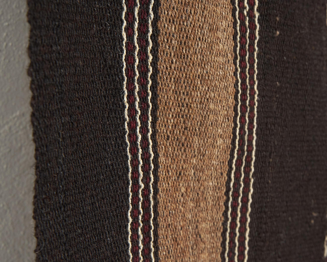 Brown Kilim Rug 5' 6" x 7' 4" | No. VR74372
