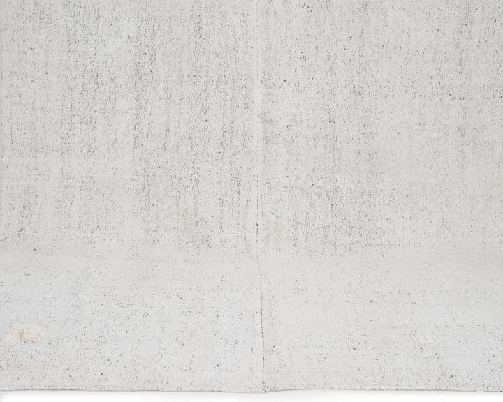 White Kilim Rug 6' 11" x 10' 10" | No. VR82820