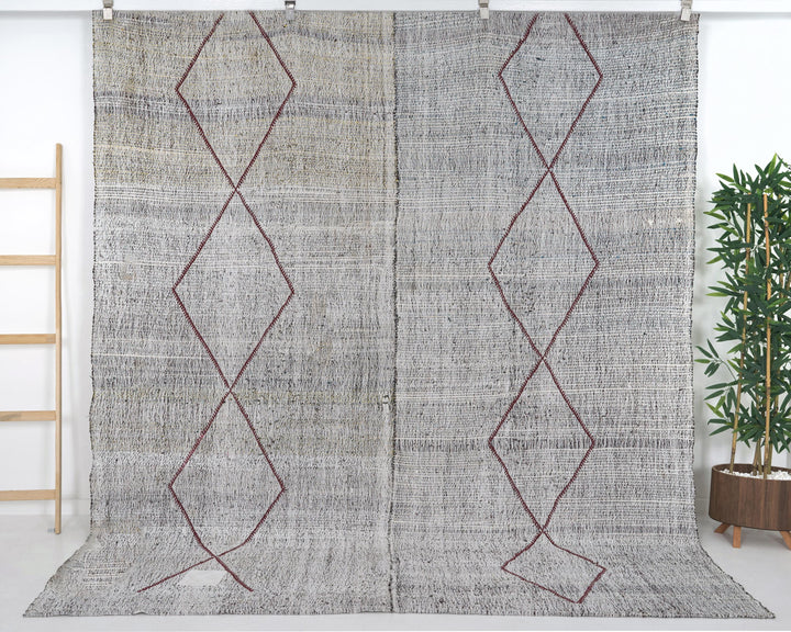Gray Kilim Rug 7' 5" x 8' 5" | No. VR14060