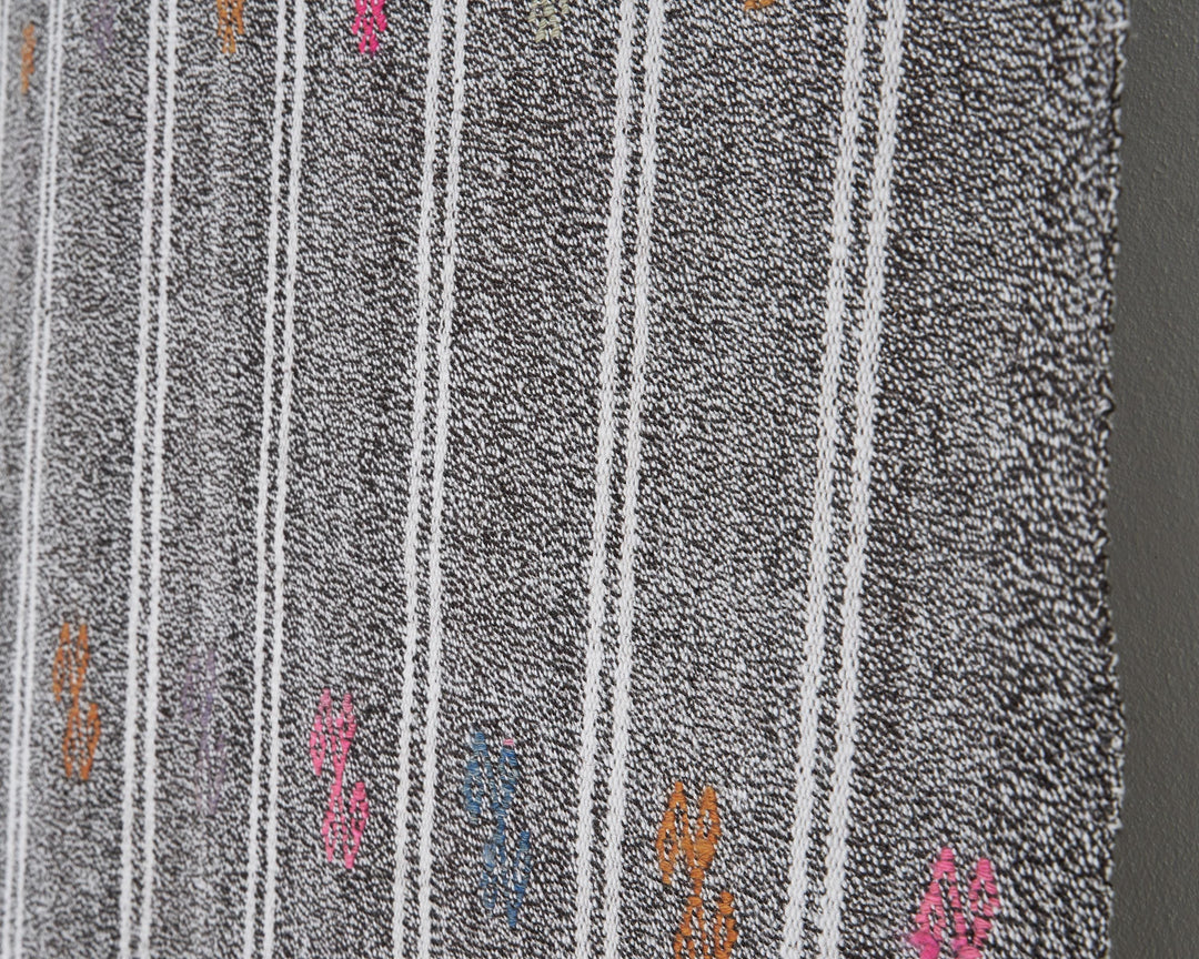 Gray Kilim Rug 6' 7" x 9' 8" | No. VR90180
