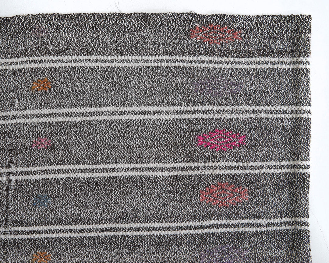 Gray Kilim Rug 6' 7" x 9' 8" | No. VR90180