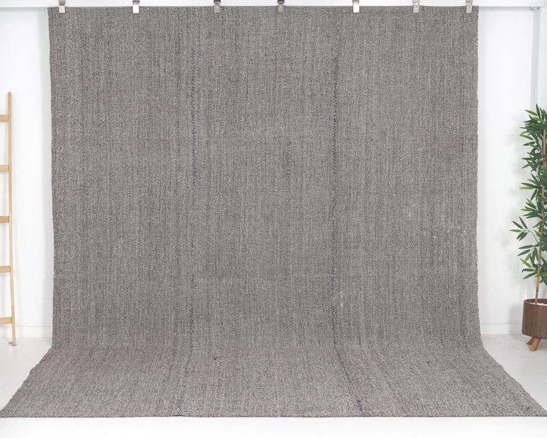 Gray Kilim Rug 8' x 10' | No. VR80071