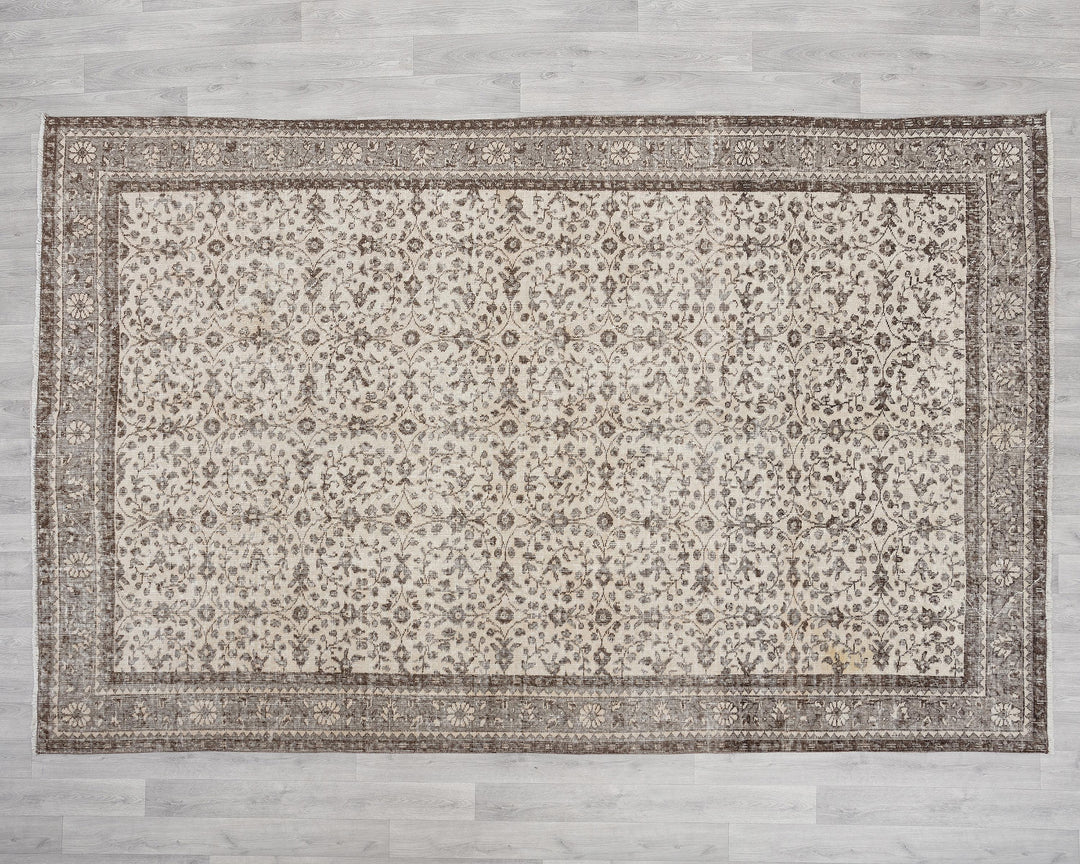 Beige Oushak Rug 6' 11" x 9' 10" | No. VR27250