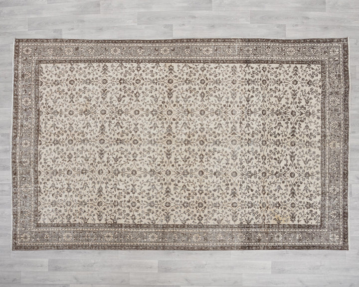 Beige Oushak Rug 6' 11" x 9' 10" | No. VR27250
