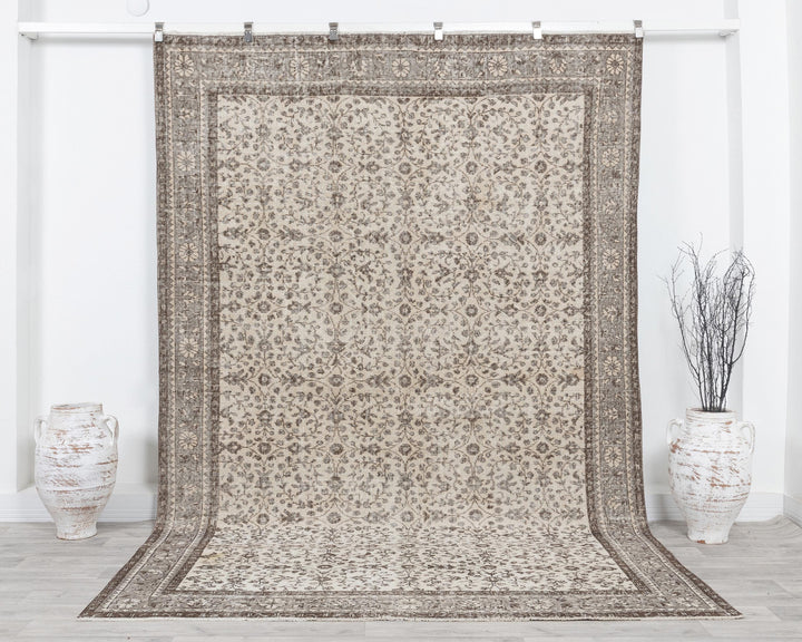 Beige Oushak Rug 6' 11" x 9' 10" | No. VR27250