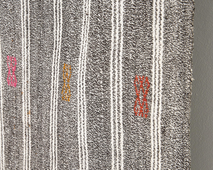 Gray Kilim Rug 6' 1" x 8' 3" | No. VR47906