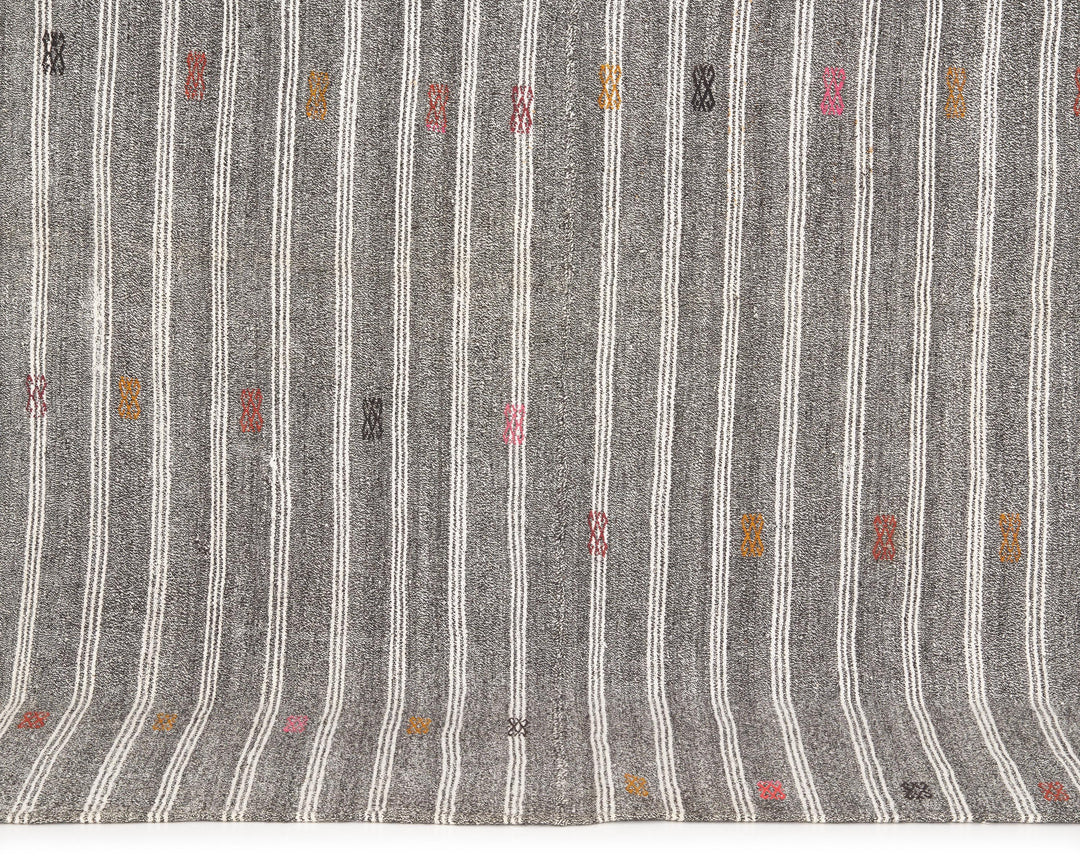 Gray Kilim Rug 6' 1" x 8' 3" | No. VR47906