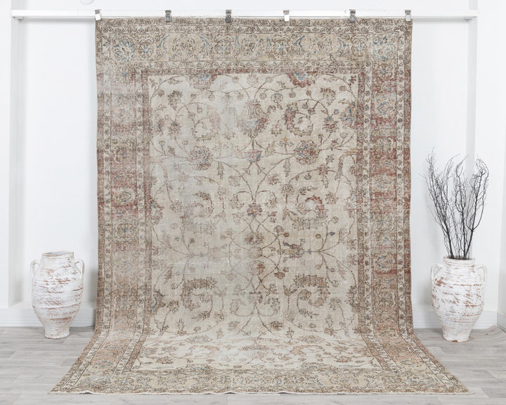 Neutral Oushak Rug 6' 10" x 9' 11" | No. VR66192