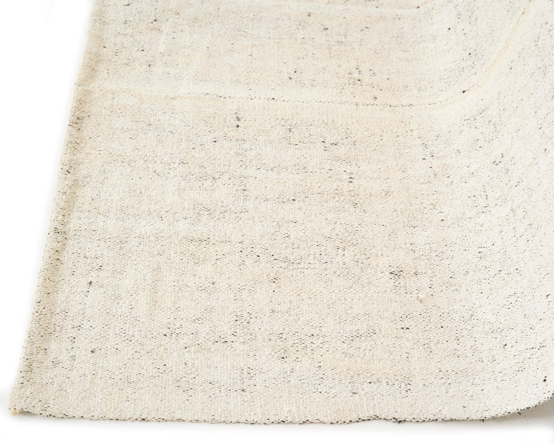 White Kilim Rug 5' 7" x 8' 2" | No. VR61228
