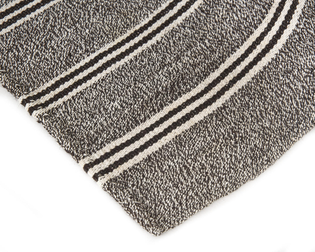 Gray Kilim Rug 5' 7" x 7' 3" | No. VR46147