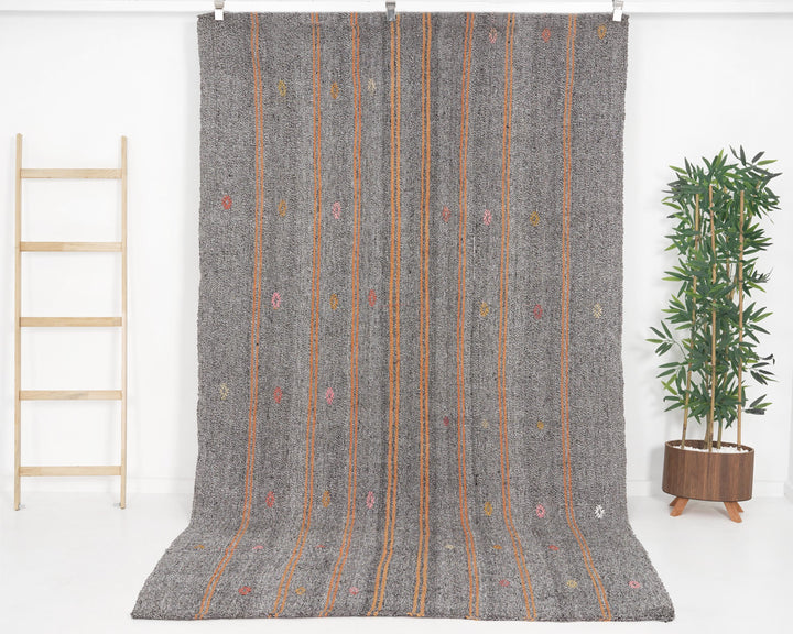 Gray Kilim Rug 5' 7" x 9' 2" | No. VR46693