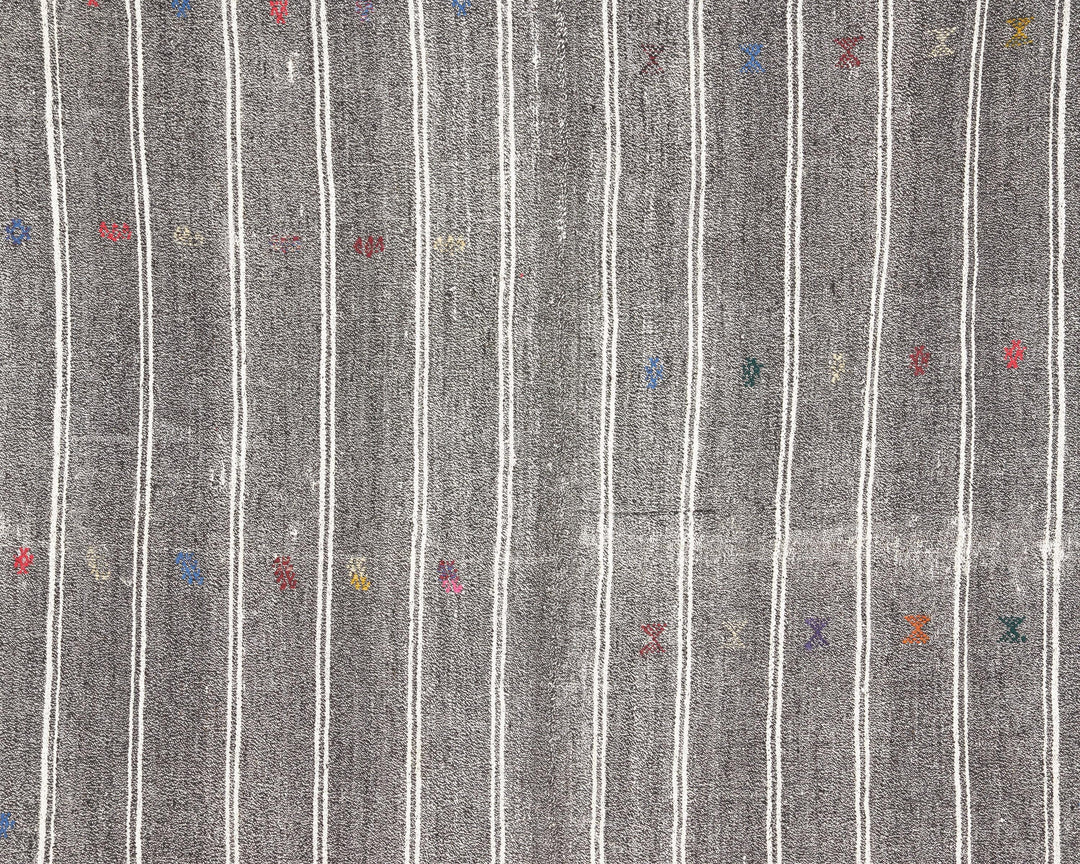 Gray Kilim Rug 5' 7" x 7' 1" | No. VR22977