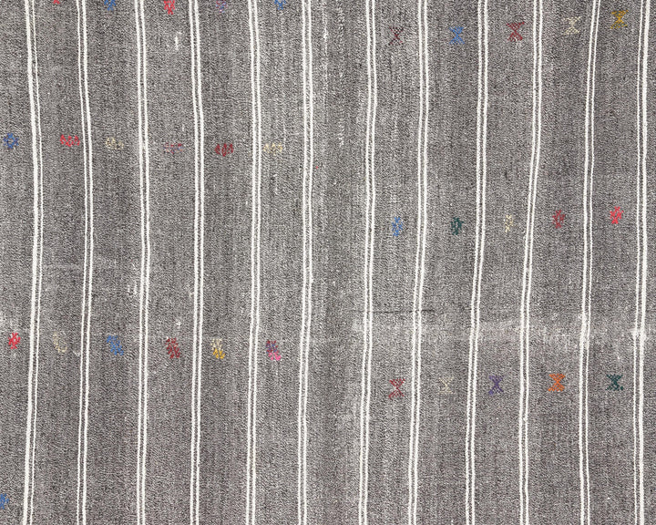Gray Kilim Rug 5' 7" x 7' 1" | No. VR22977