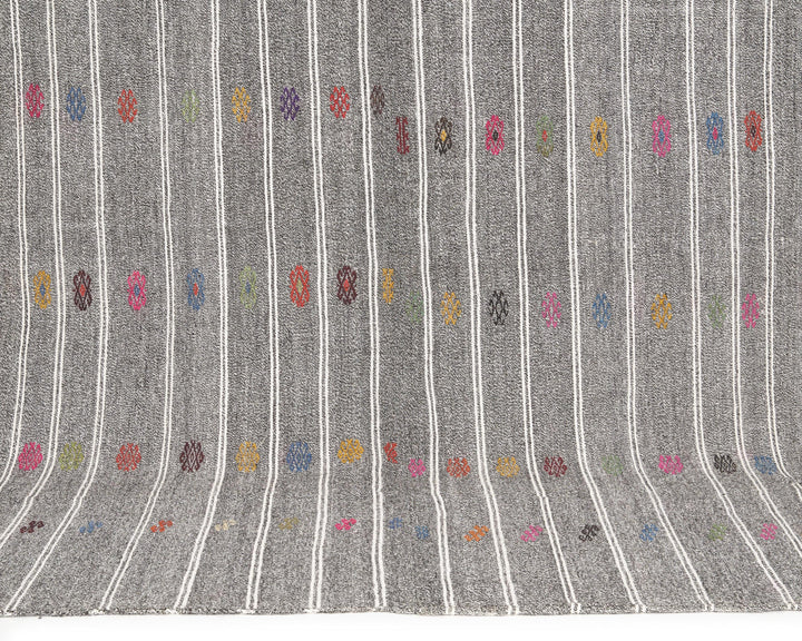 Gray Kilim Rug 6' 5" x 9' 2" | No. VR45331