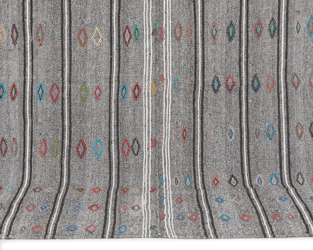 Gray Kilim Rug 6' 1" x 9' | No. VR76286