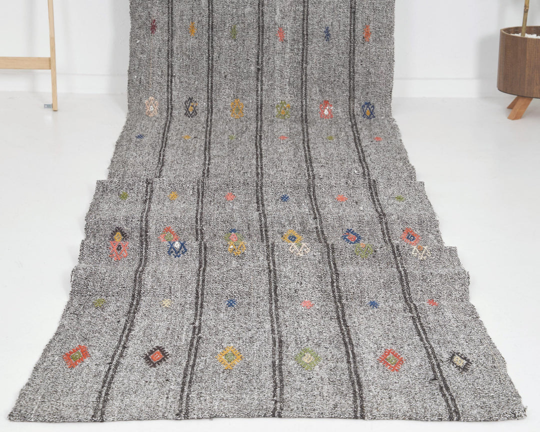 Gray Runner Rug 2' 11" x 16' 5" | No. VR58058