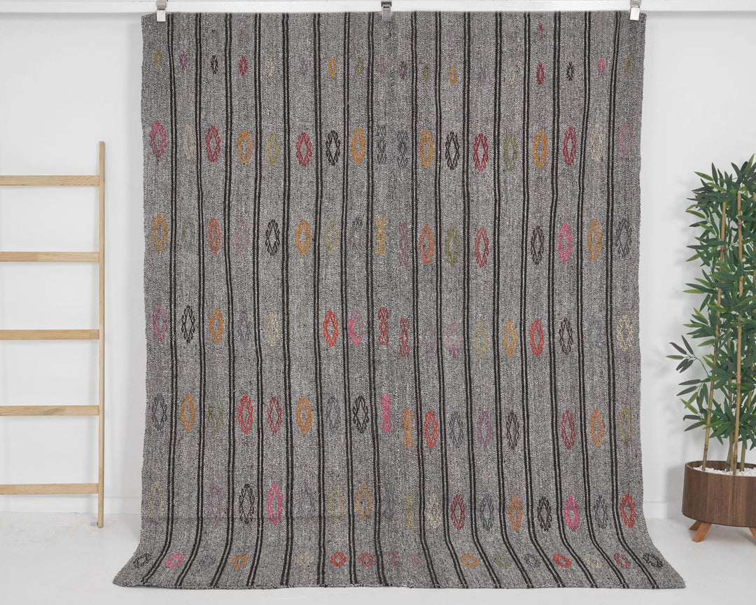 Gray Kilim Rug 6' 3" x 7' 9" | No. VR66919