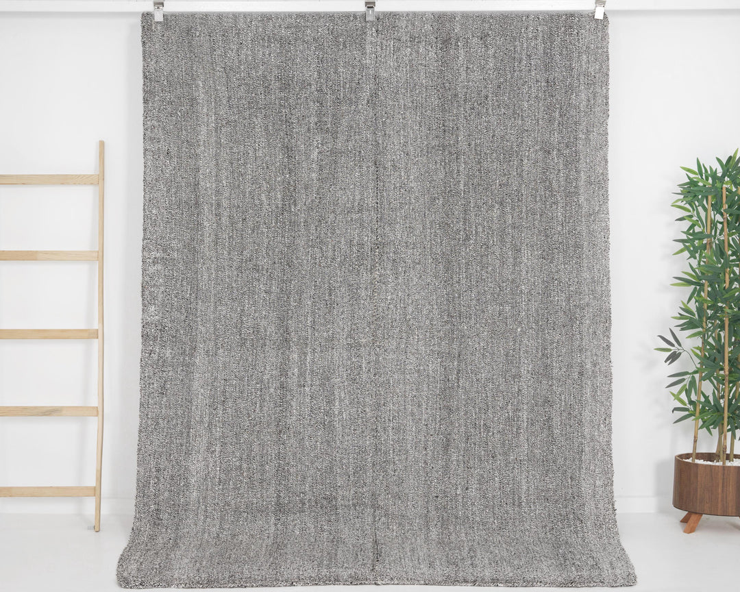 Gray Kilim Rug 6' 1" x 7' 10" | No. VR40372