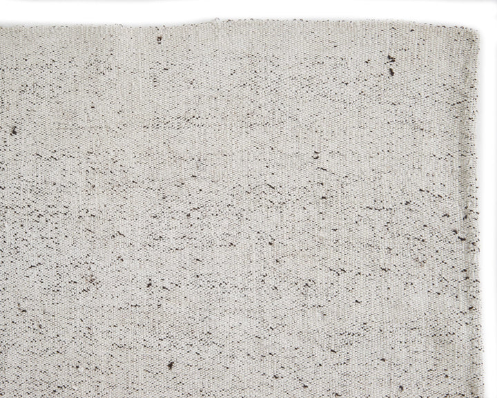 White Kilim Rug 6' 7" x 8' 10" | No. VR26240