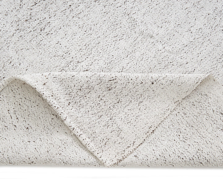 White Kilim Rug 6' 7" x 8' 10" | No. VR26240