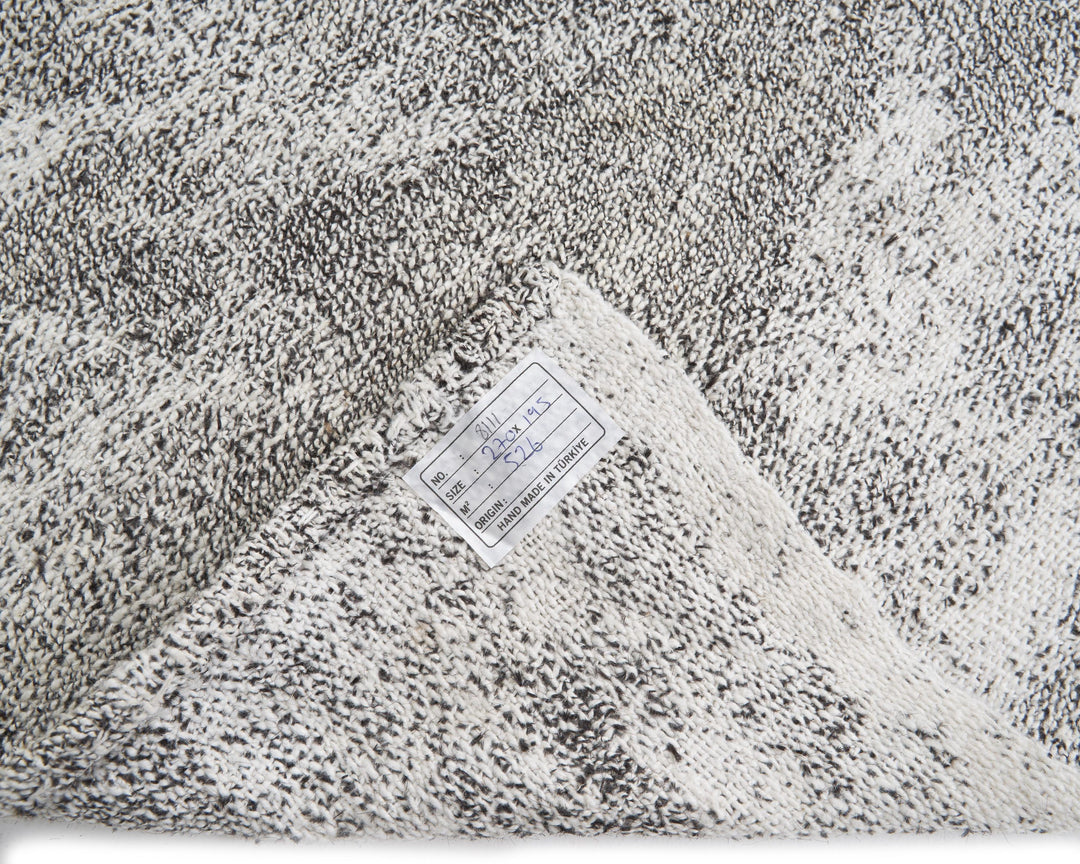 Gray Kilim Rug 6' 5" x 8' 10" | No. VR54312