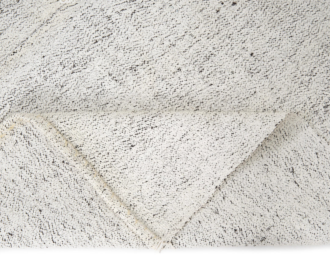 White Runner Rug 5' 1" x 15' 3" | No. VR30936