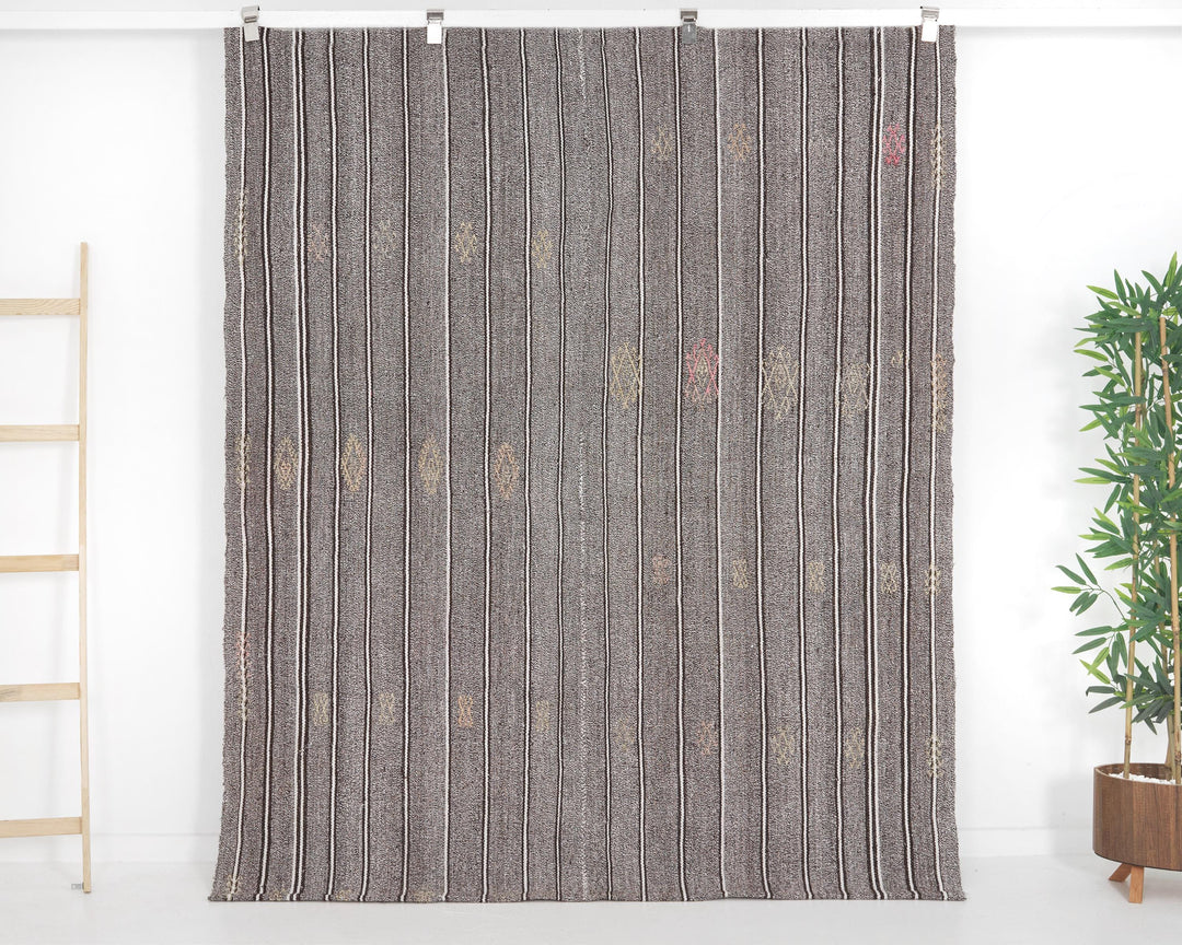 Gray Kilim Rug 5' 7" x 6' 8" | No. VR55564